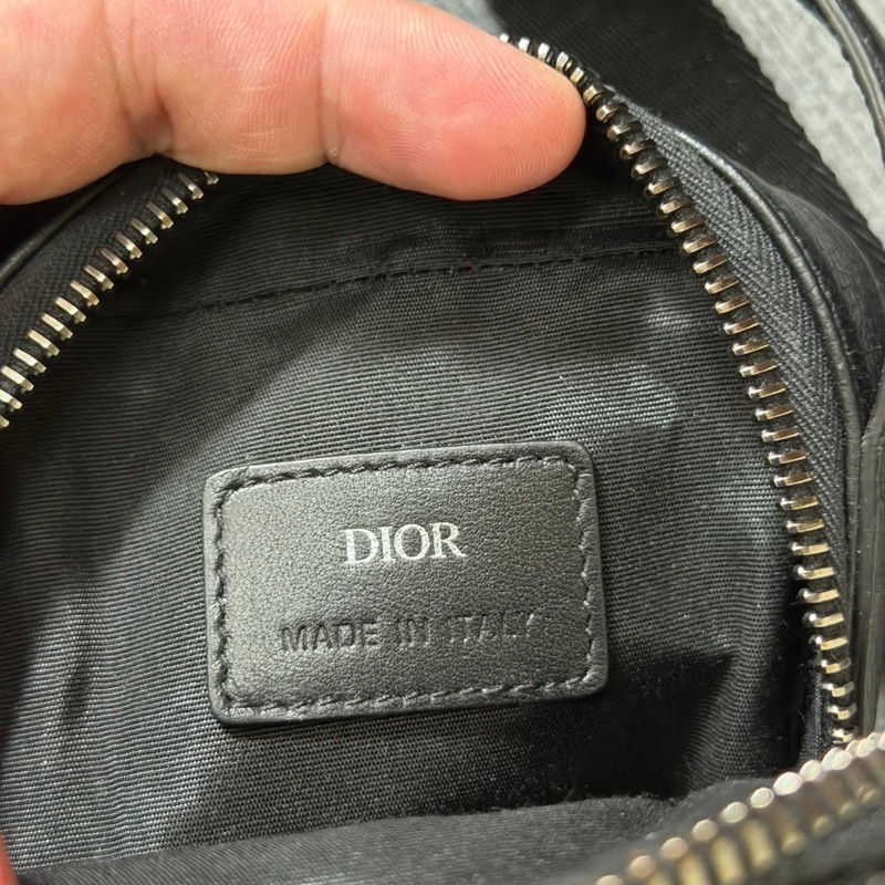 Dior經典黑緹花手機包-11