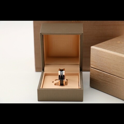 BVLGARI 玫瑰金黑陶瓷戒指 61號