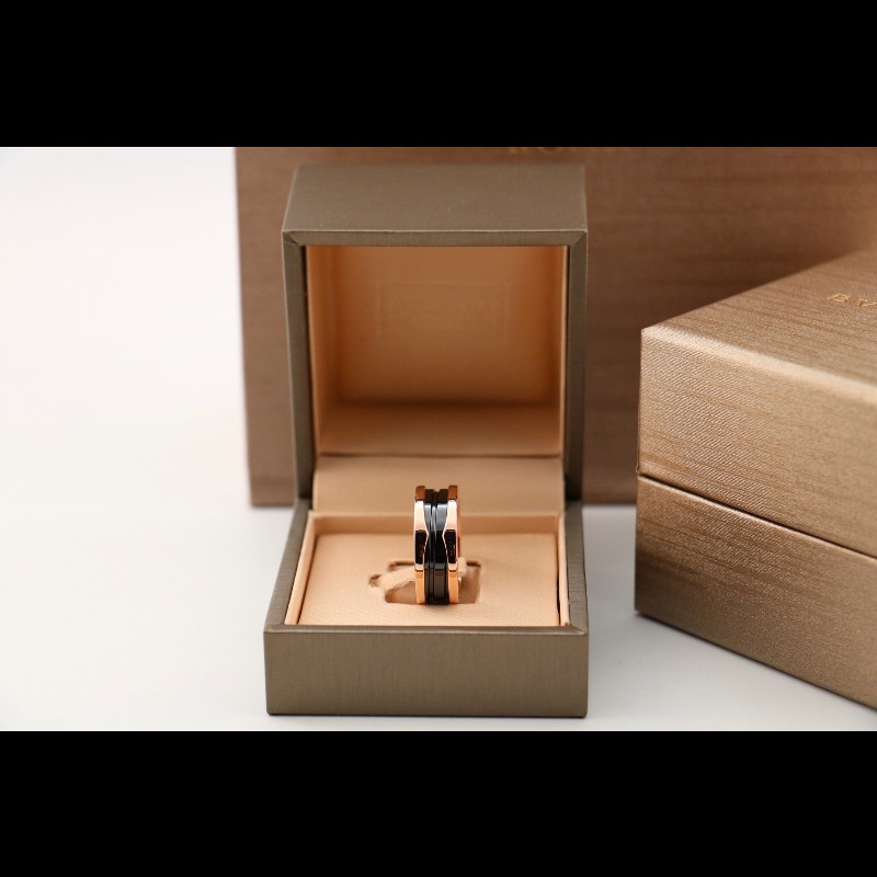 BVLGARI 玫瑰金黑陶瓷戒指 61號-0