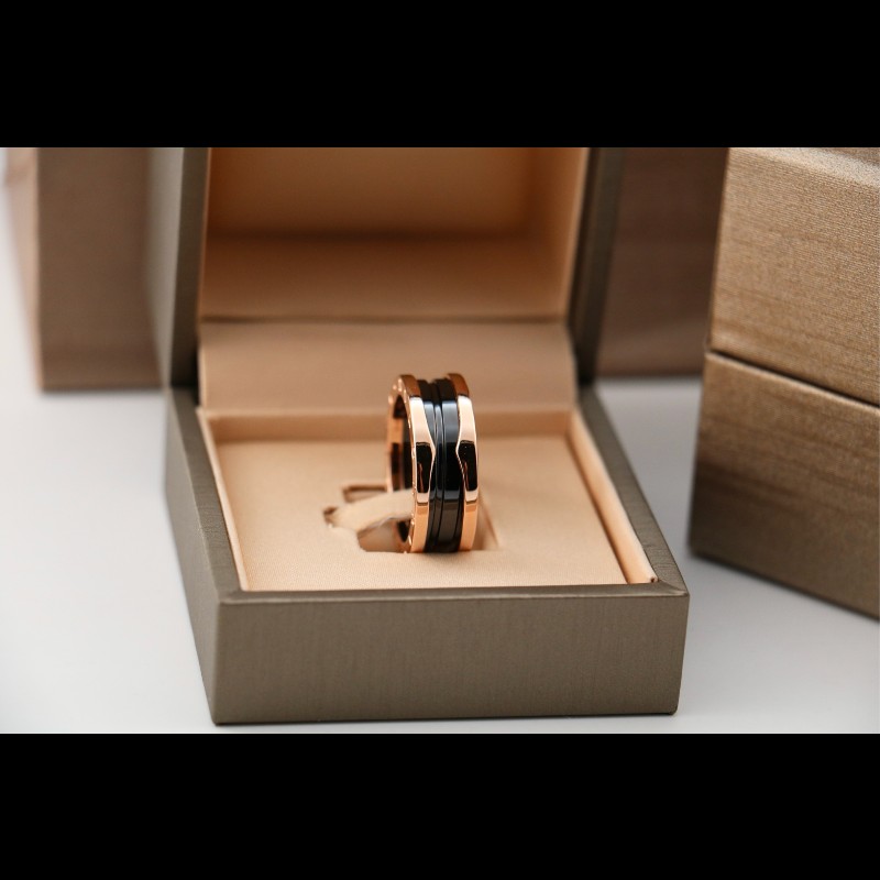 BVLGARI 玫瑰金黑陶瓷戒指 61號-1