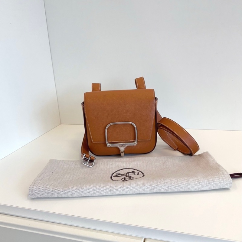 【99新🆕】Hermes 金棕mini Della屁桃屁股包 新晉個性款低調🈶品位 經典愛馬仕馬蹄元素銀扣開合 Z刻 epsom皮 斜挎包-0