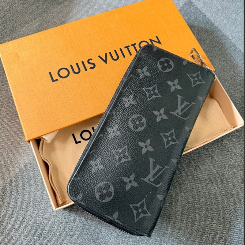 Lv黑花拉鍊長夾-1