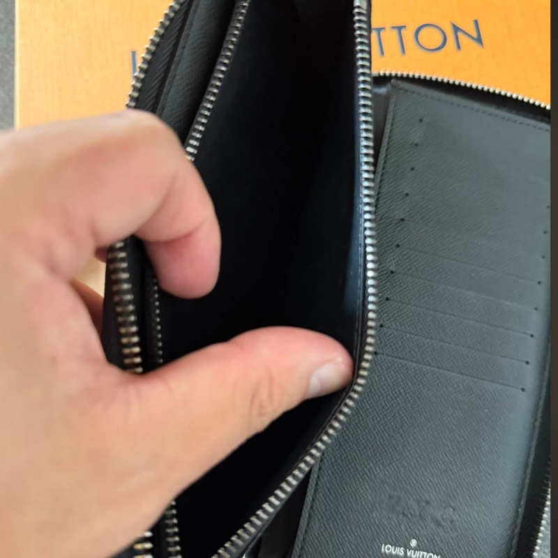 Lv黑花拉鍊長夾-7