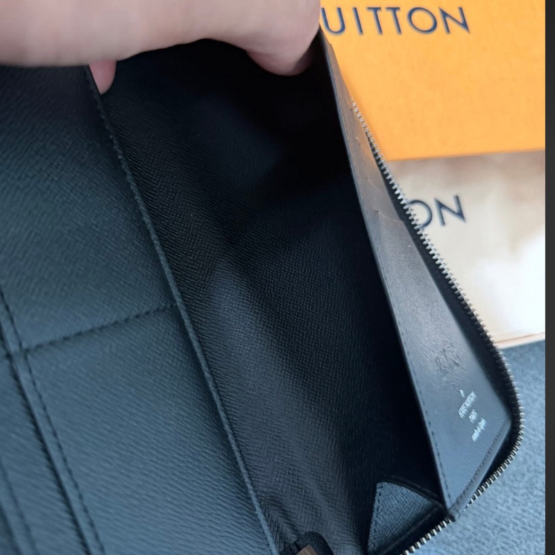 Lv黑花拉鍊長夾-8