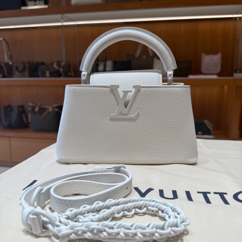 LV Capucines Mini Strap 白雪公主手提肩背包-5