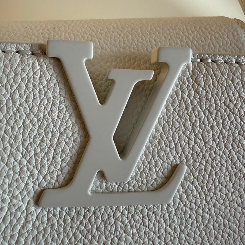 LV Capucines Mini Strap 白雪公主手提肩背包-9