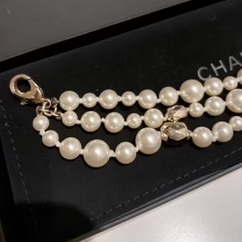 Chanel 珍珠墜飾雙 C Logo手鍊-3