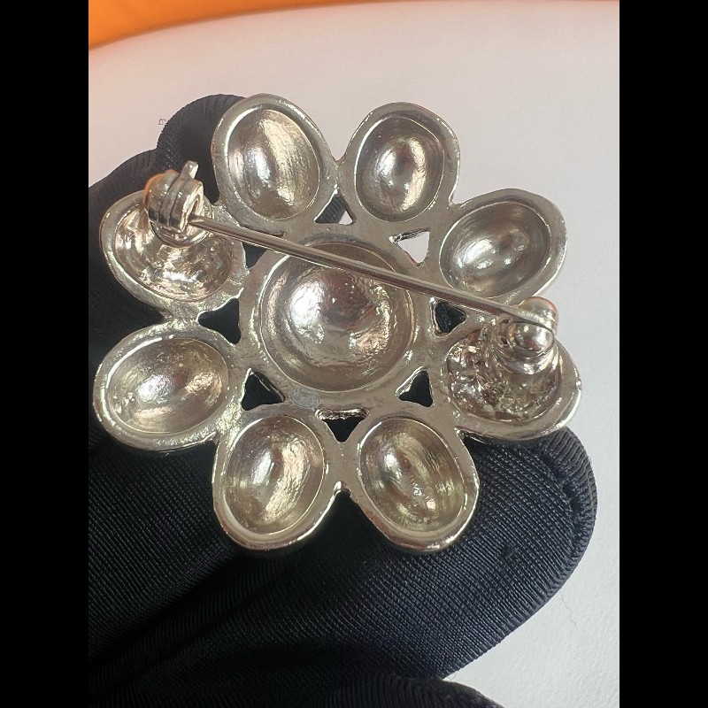 CHANEL 花朵胸针-6