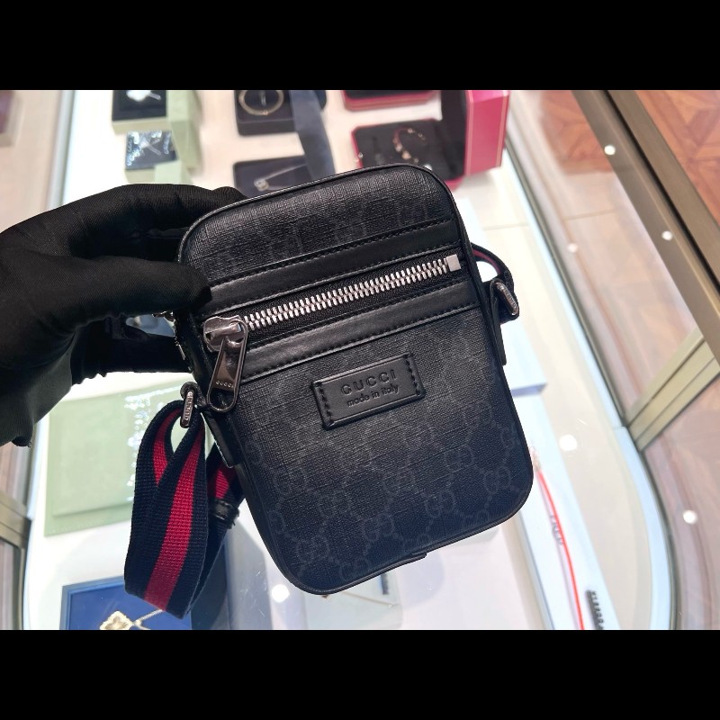 Gucci GG Supreme 老花黑色郵差包-2