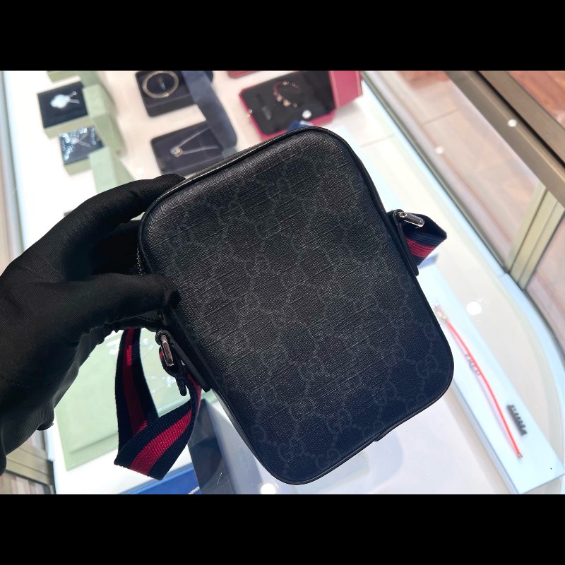Gucci GG Supreme 老花黑色郵差包-3