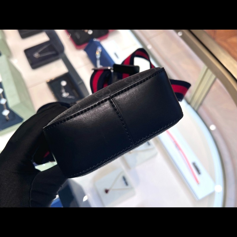 Gucci GG Supreme 老花黑色郵差包-4