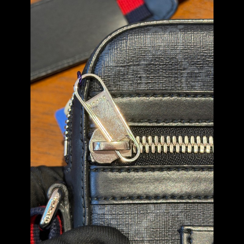 Gucci GG Supreme 老花黑色郵差包-7