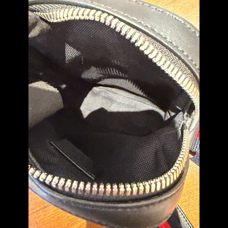 Gucci GG Supreme 老花黑色郵差包-15