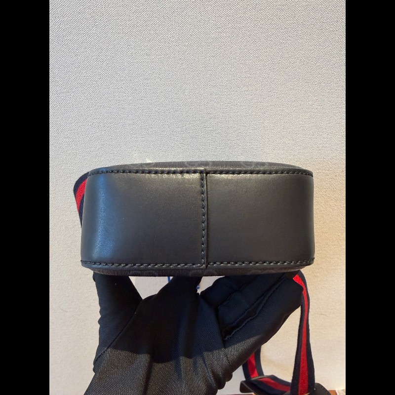 Gucci GG Supreme 老花黑色郵差包-16