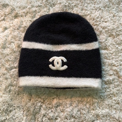 Chanel 24K 黑白熊貓 毛帽
