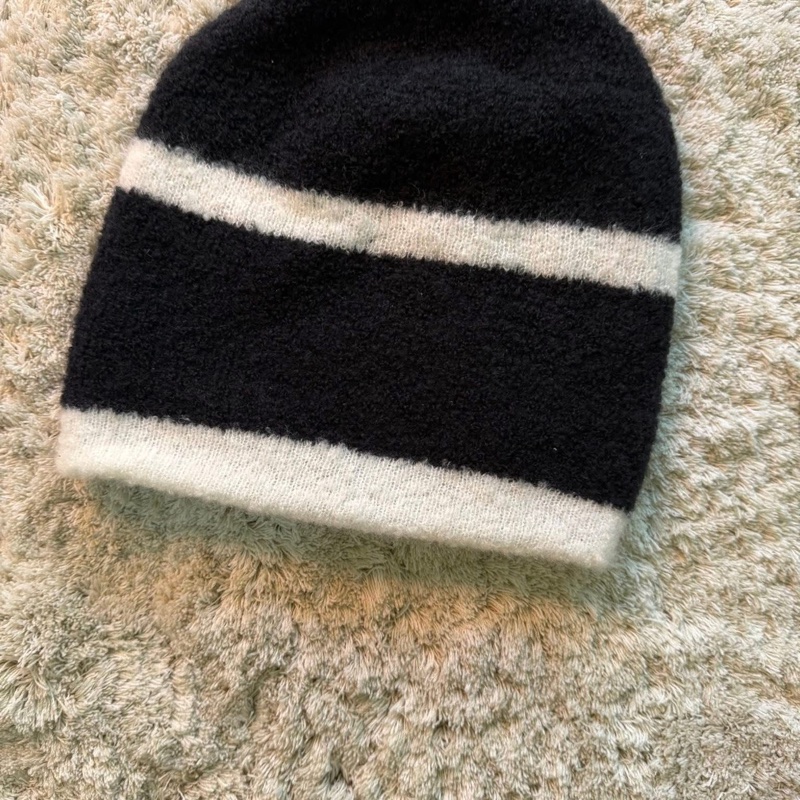 Chanel 24K 黑白熊貓 毛帽-1