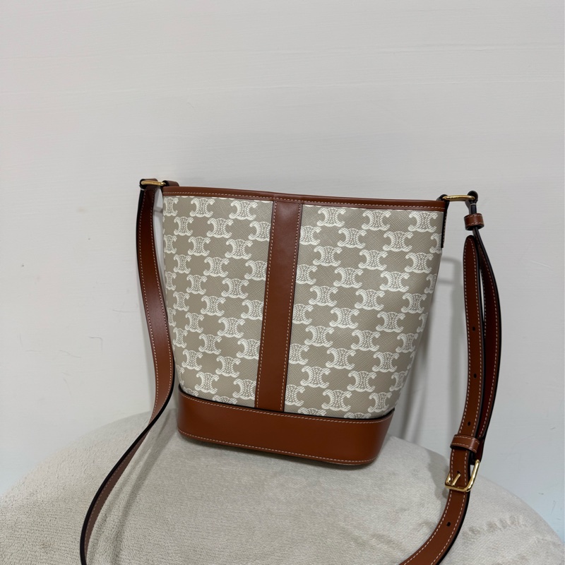 Celine 經典老花水桶包小號-0