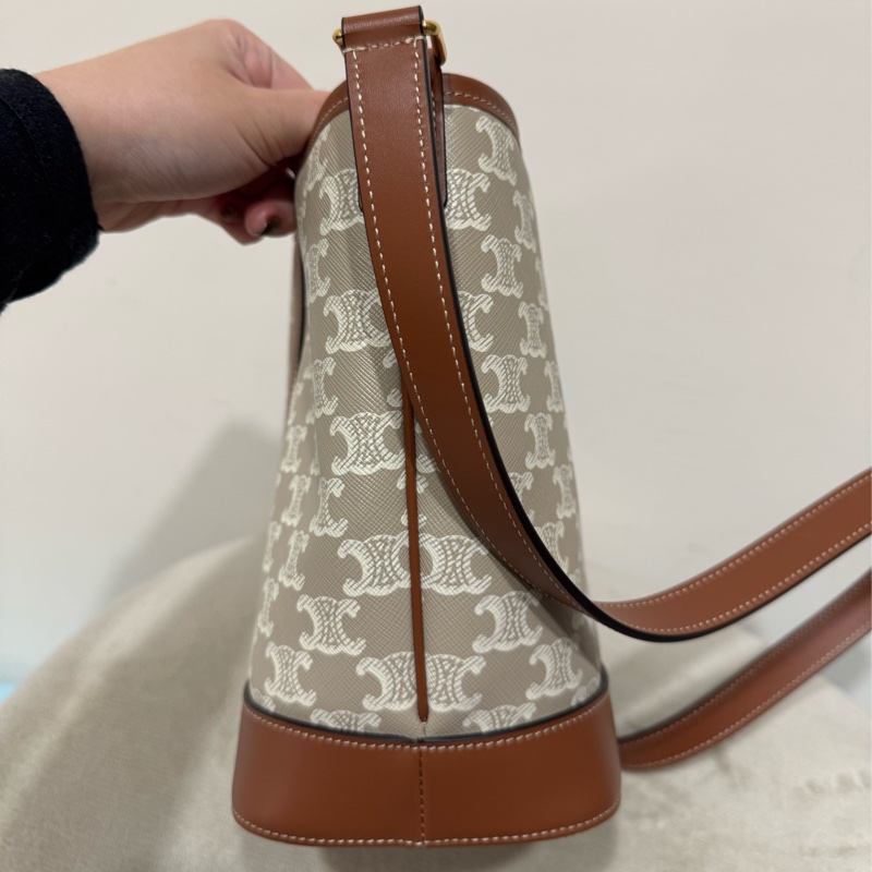 Celine 經典老花水桶包小號-4