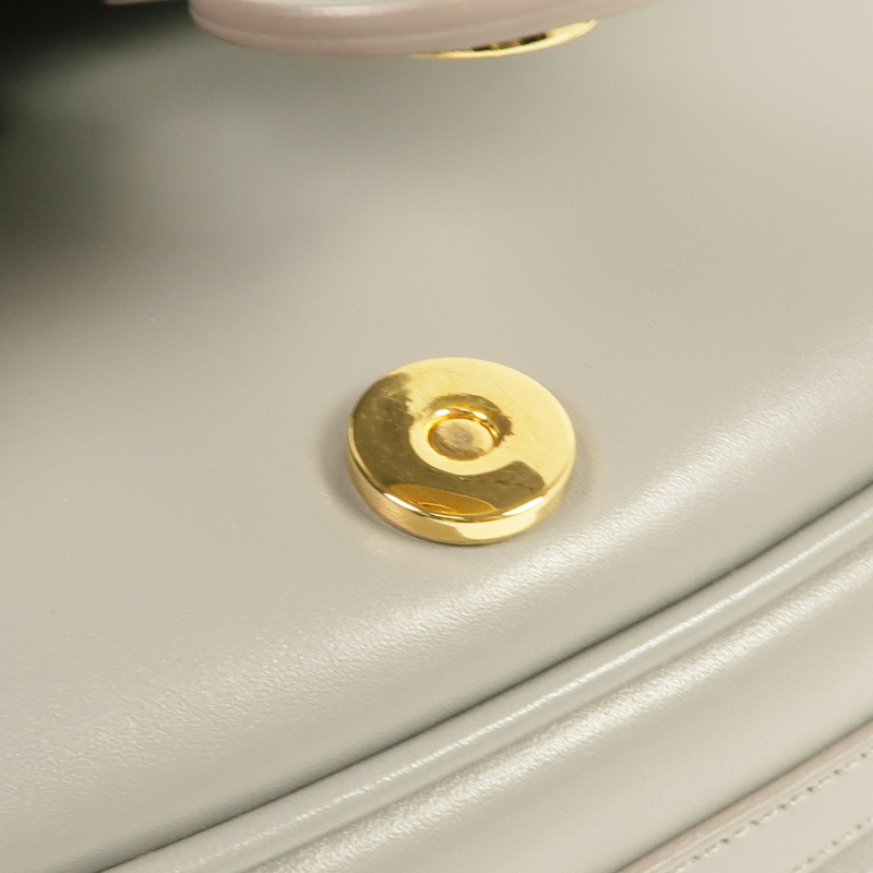 Dior 牛皮皮革Bobby Bag金扣肩背袋-16