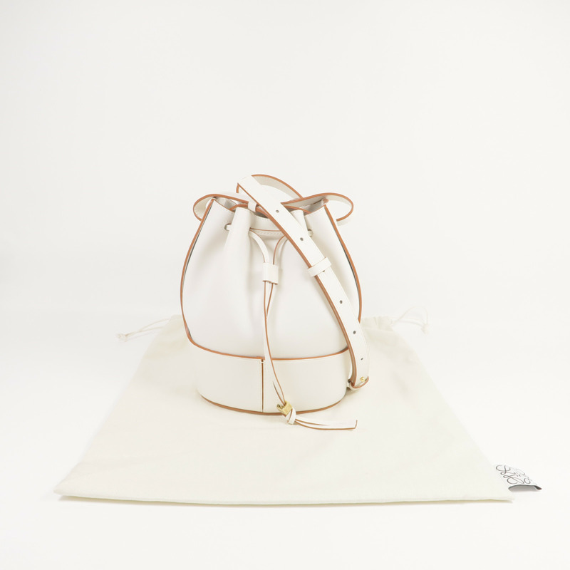 LOEWE 牛皮皮革Balloon Small金扣肩背袋-13