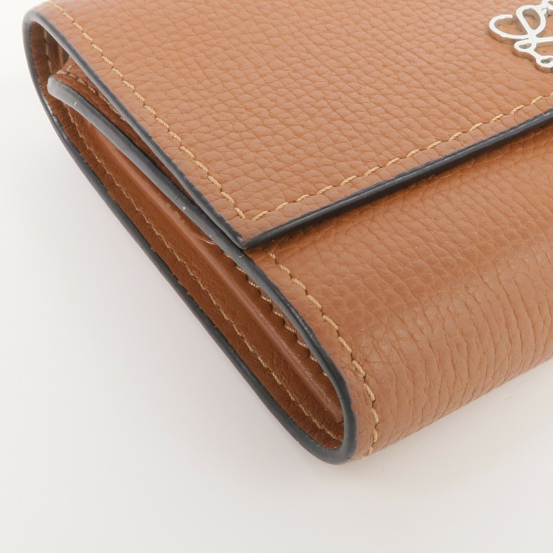 LOEWE 牛皮皮革Anagram Trifold Wallet銀扣錢包-10