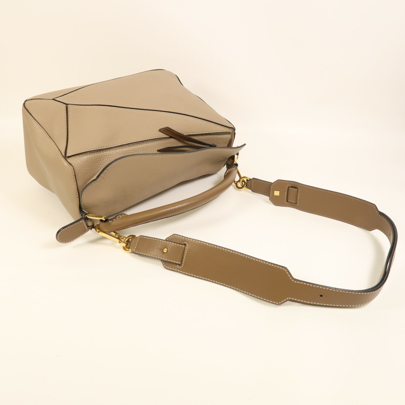 LOEWE 牛皮皮革Puzzle Medium金扣手挽肩背兩用袋-7