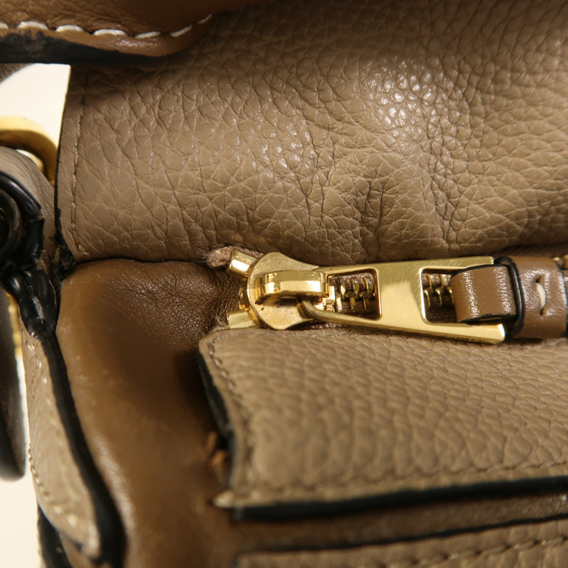 LOEWE 牛皮皮革Puzzle Medium金扣手挽肩背兩用袋-14