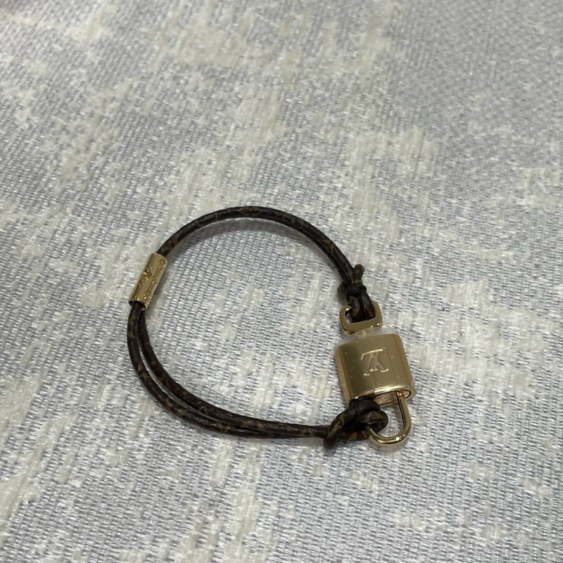 LV 鎖頭手環 全新-3