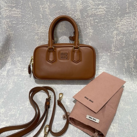 Miu Miu  mini 保齡球包 全新