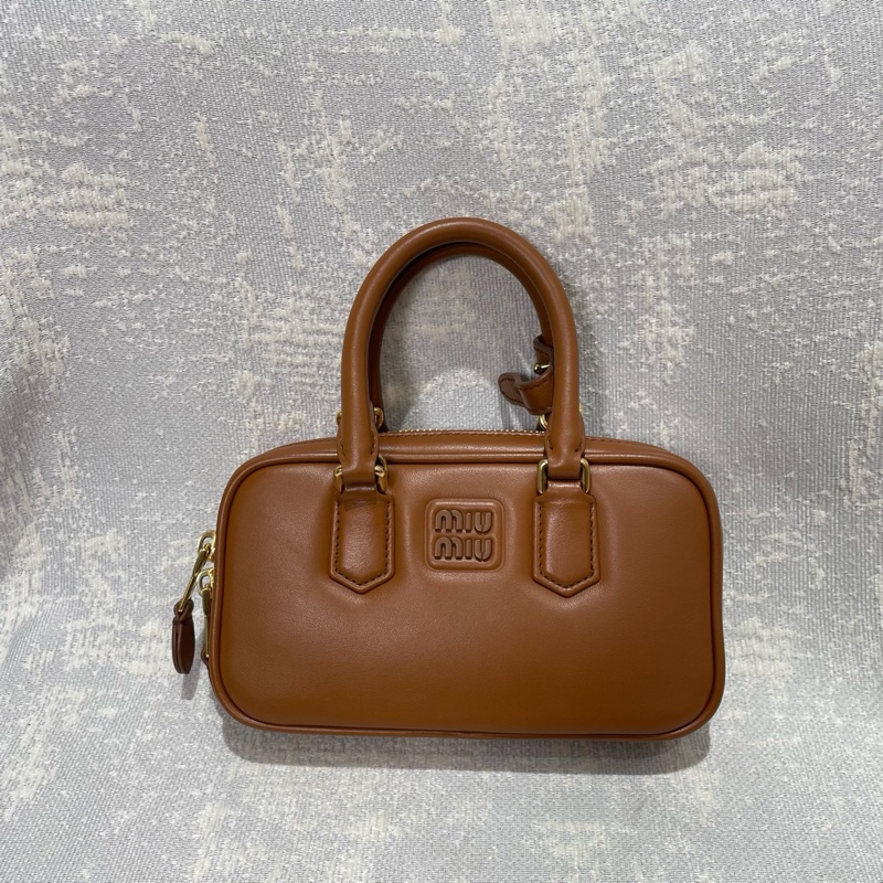 Miu Miu  mini 保齡球包 全新-1