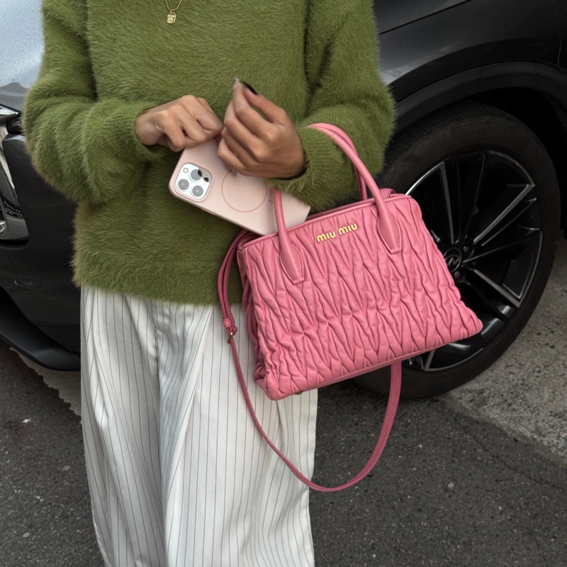 （極新｜名媛氣質🌹） Miu Miu 經典Nappa牛皮 斜背包 專櫃11萬多！-3