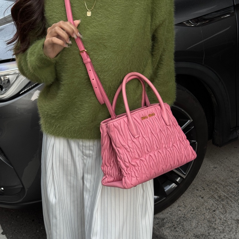 （極新｜名媛氣質🌹） Miu Miu 經典Nappa牛皮 斜背包 專櫃11萬多！-8