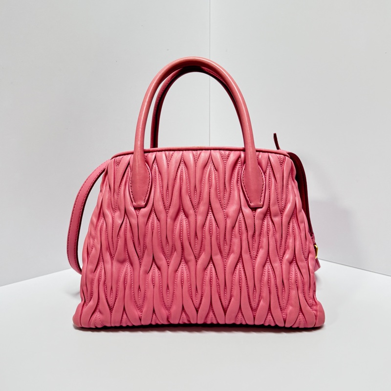 （極新｜名媛氣質🌹） Miu Miu 經典Nappa牛皮 斜背包 專櫃11萬多！-11