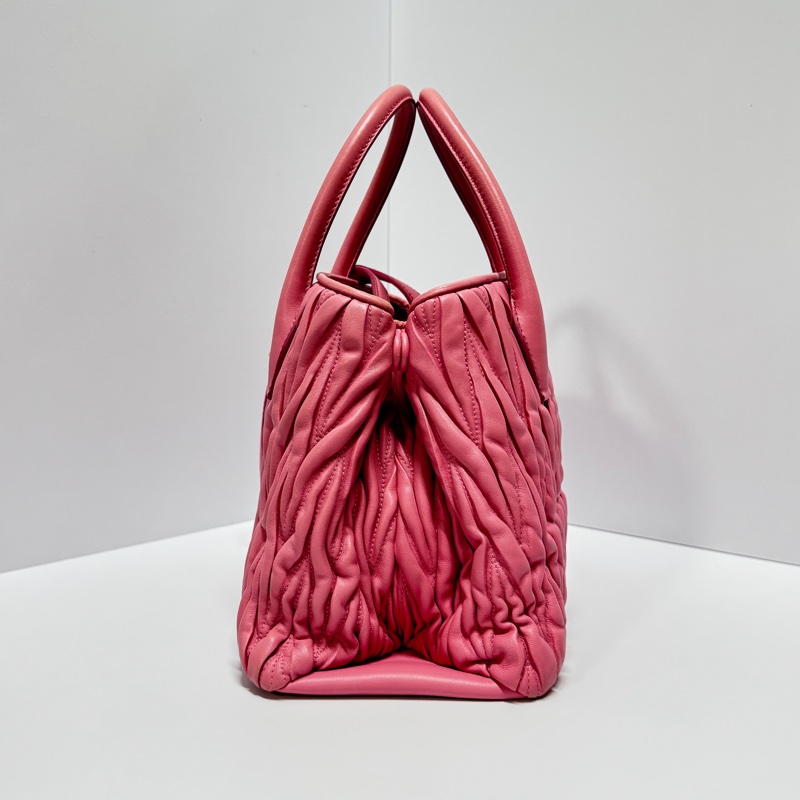 （極新｜名媛氣質🌹） Miu Miu 經典Nappa牛皮 斜背包 專櫃11萬多！-12