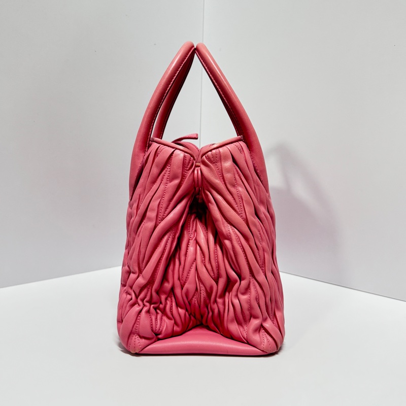 （極新｜名媛氣質🌹） Miu Miu 經典Nappa牛皮 斜背包 專櫃11萬多！-14