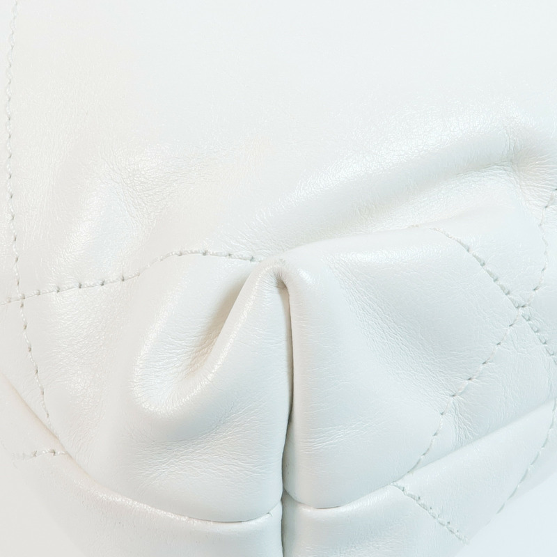 CHANEL 牛皮皮革22 Mini Handbag金扣手挽肩背兩用袋-11