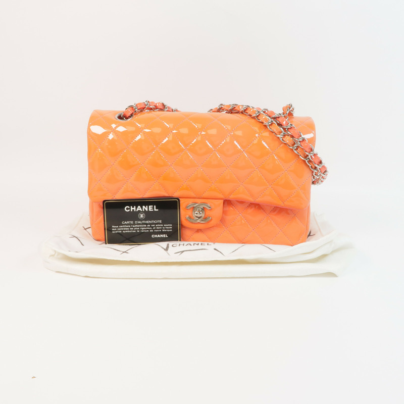 CHANEL 漆皮皮革Classic 25銀扣鏈帶肩背袋-9