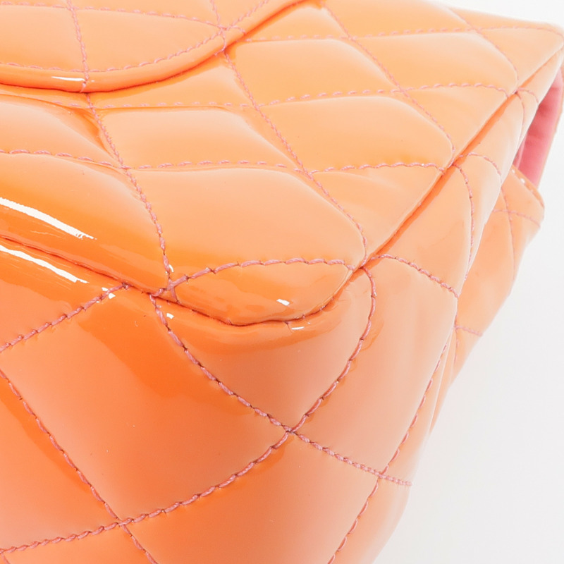 CHANEL 漆皮皮革Classic 25銀扣鏈帶肩背袋-13