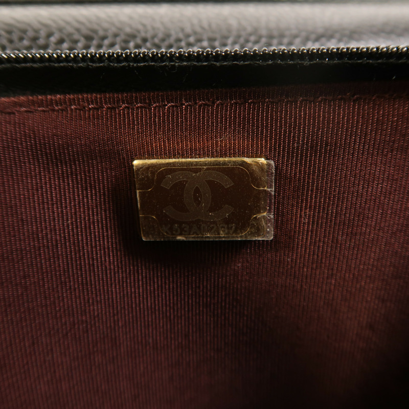 CHANEL 牛皮皮革WOC Wallet On Chain金扣鏈帶肩背袋-14