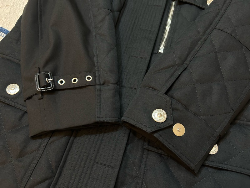 BURBERRY英國黑色絎縫拼接風衣S-5