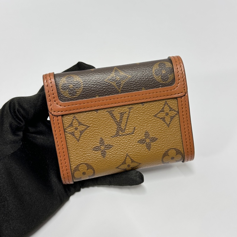 （極新🎁） LV M68725 晶片款 達芙妮短夾 專櫃36500！-5