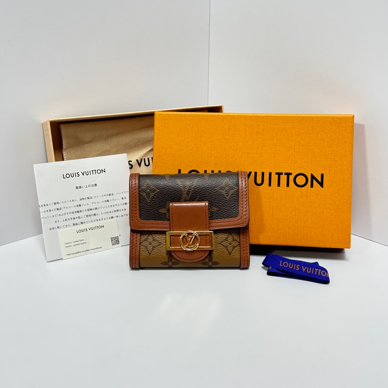 （極新🎁） LV M68725 晶片款 達芙妮短夾 專櫃36500！-14