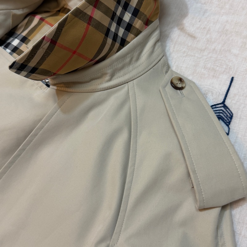 BURBERRY英國淺灰標誌圓形孔眼長風衣UK8-11