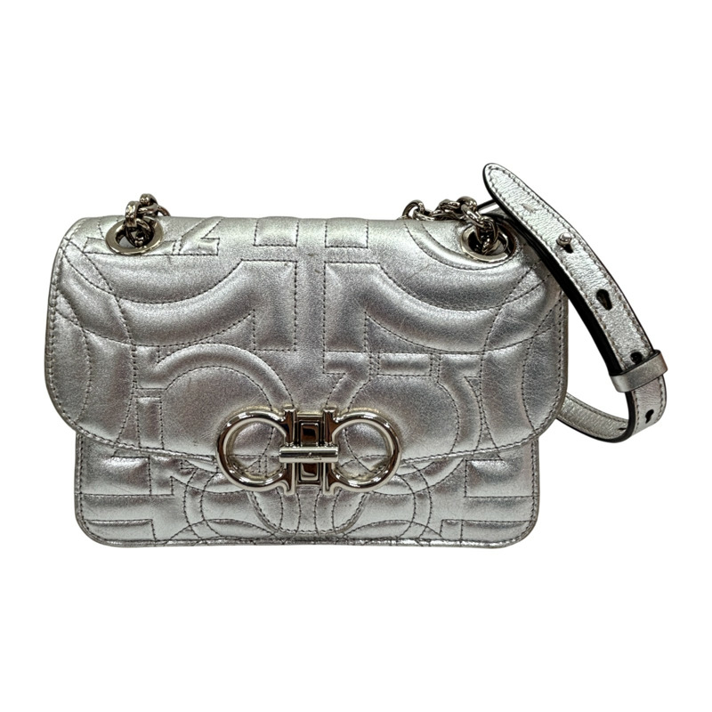 銀色 牛革 Gancini 肩背包【Salvatore Ferragamo 菲拉格慕】-0