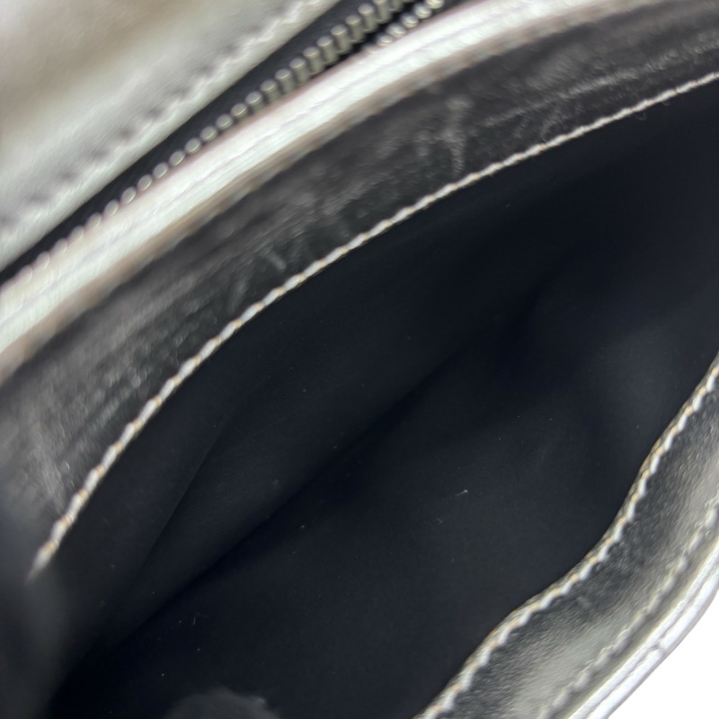 銀色 牛革 Gancini 肩背包【Salvatore Ferragamo 菲拉格慕】-6