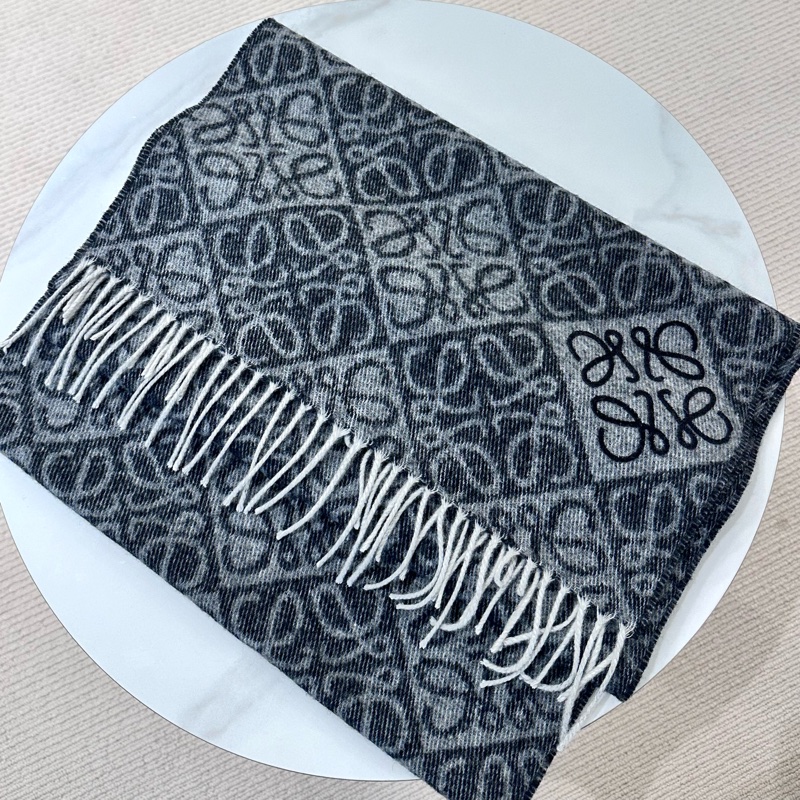 【全新❤️】LOEWE Anagram scarf 羊絨羊毛圍中 深灰色F811SS1X01-1140-0