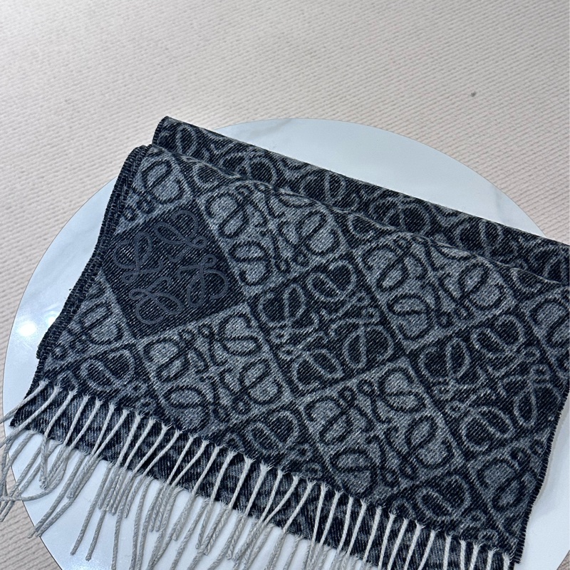 【全新❤️】LOEWE Anagram scarf 羊絨羊毛圍中 深灰色F811SS1X01-1140-1