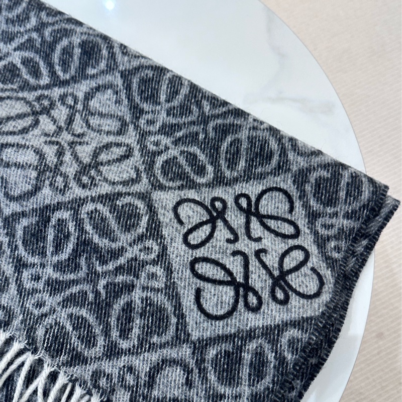 【全新❤️】LOEWE Anagram scarf 羊絨羊毛圍中 深灰色F811SS1X01-1140-2