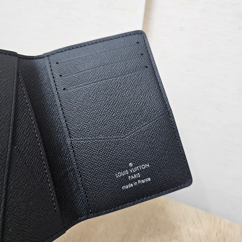 [未使用品項❣️] LV黑灰老花對開卡夾-3