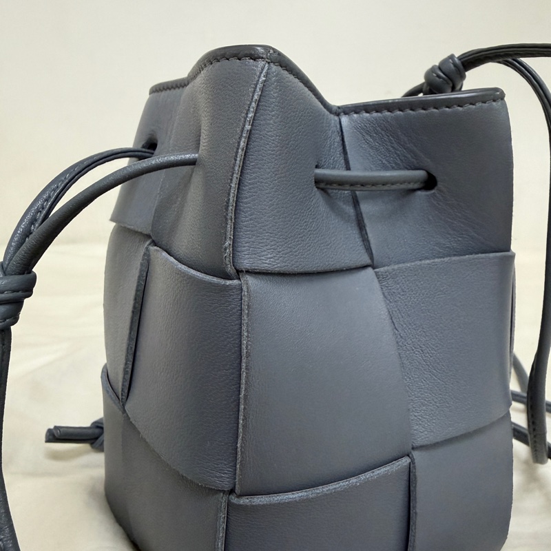 BV水桶包mini灰色-2